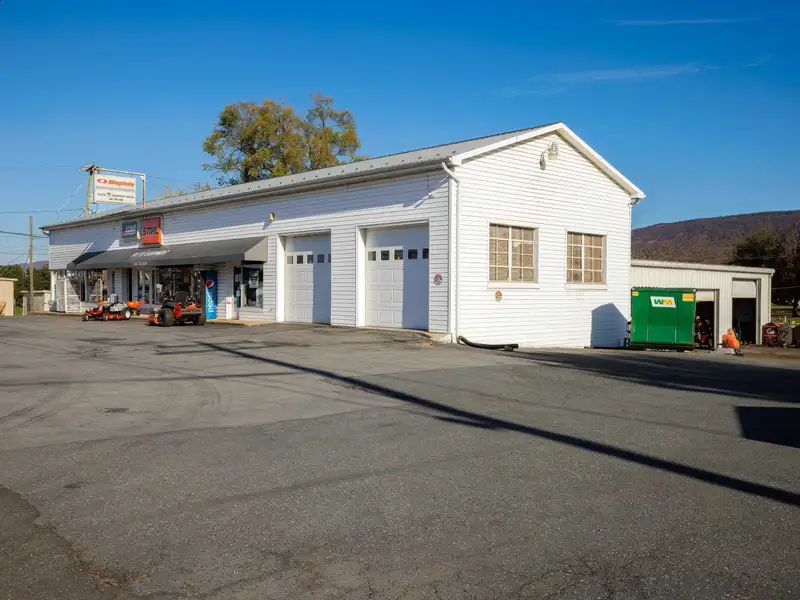 Versatile 9,940 Sq Ft Mixed-use Building on Congress Street, New Market, Shenandoah Valley