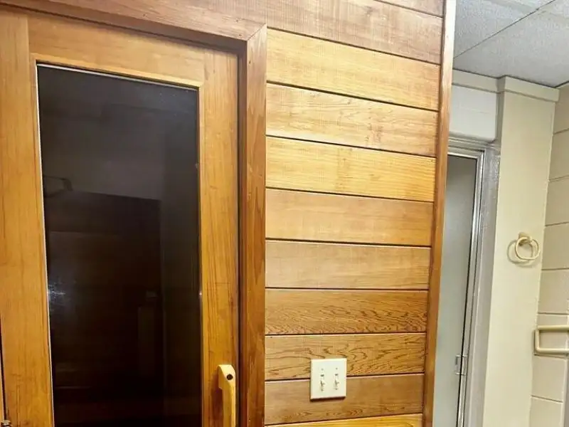 Office Building for Sale or Lease Near Port - 4100 Sq Ft with Conference Room and Parking