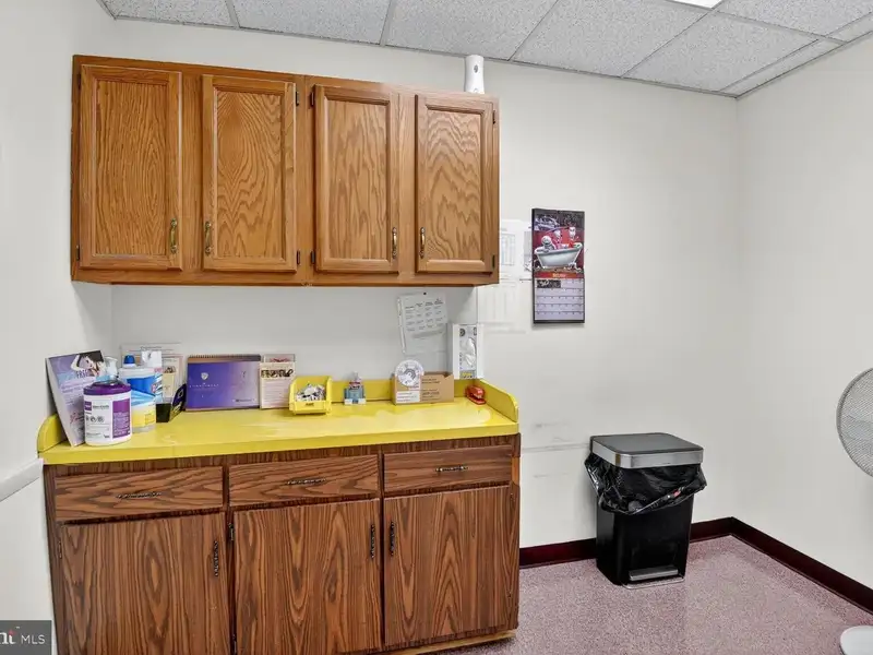 Affordable Office Suites Near Joint Base Andrews - Dual Suites with Separate Entrances