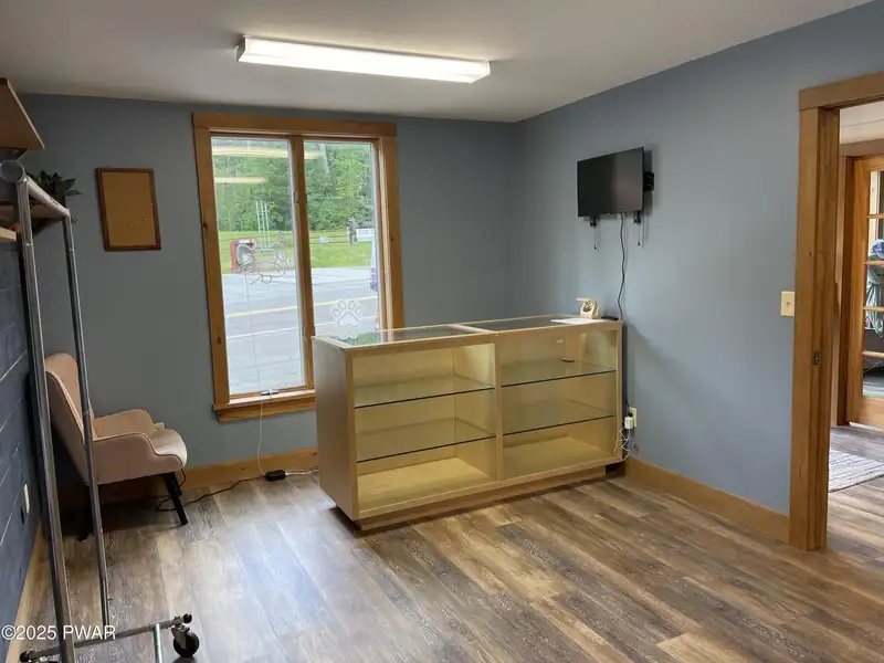 Flexible Commercial Space for Lease in High-traffic Location Near Tafton Post Office