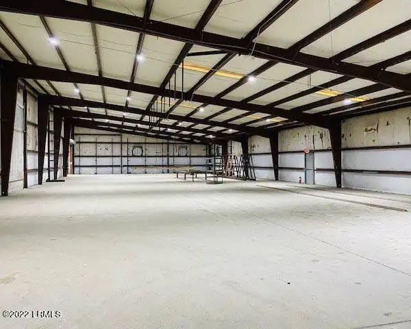Two Warehouse Spaces for Lease in Ridgeland Near I-95 and Downtown